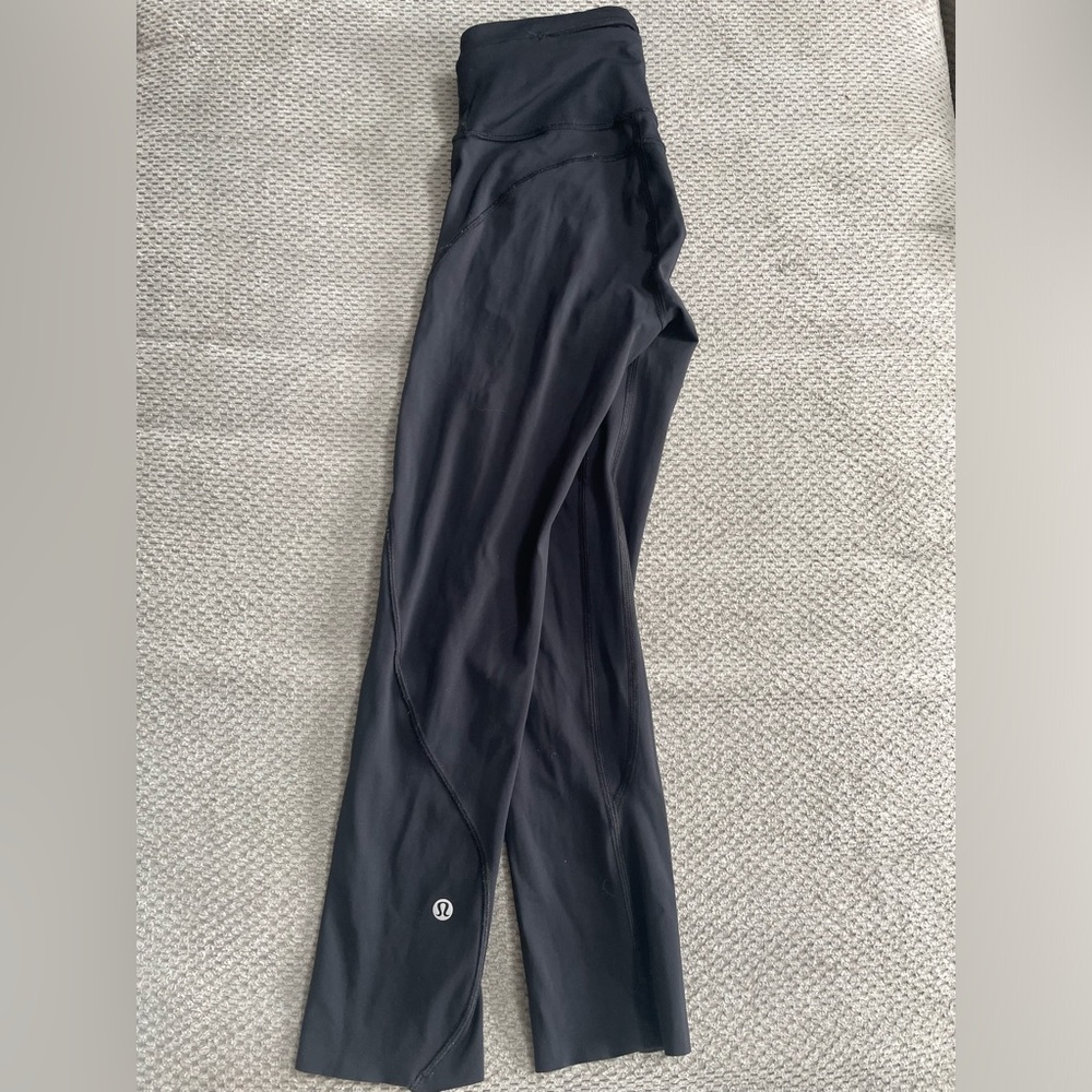 Size 2 black lululemon 7/8’s leggings